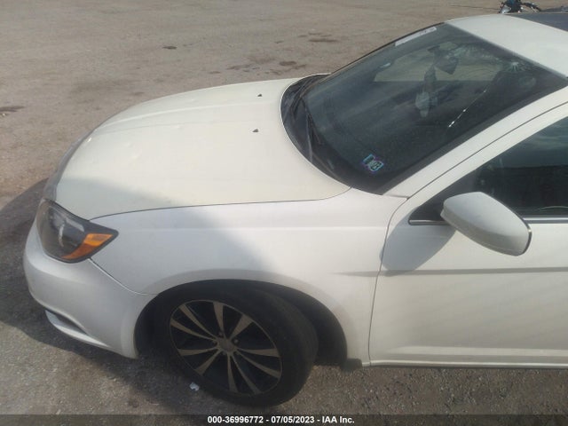 2013 CHRYSLER 200 LIMITED VIN: 1C3CCBCG4DN615270