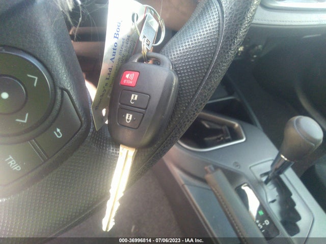 Toyota RAV4 LE 2018 JTMBFREV3JD229637 Image 11