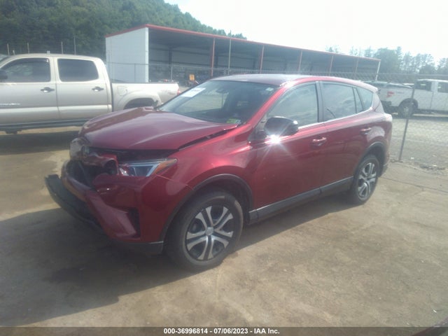 Toyota RAV4 LE 2018 JTMBFREV3JD229637 Image 2