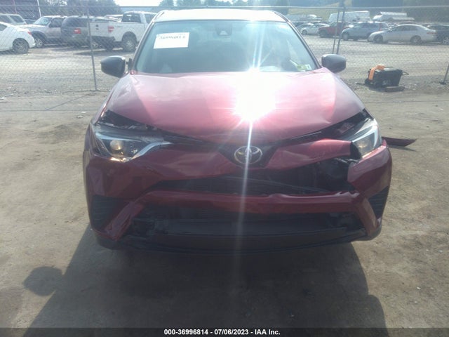 Toyota RAV4 LE 2018 JTMBFREV3JD229637 Image 6