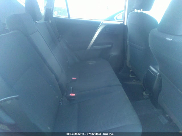 Toyota RAV4 LE 2018 JTMBFREV3JD229637 Image 8