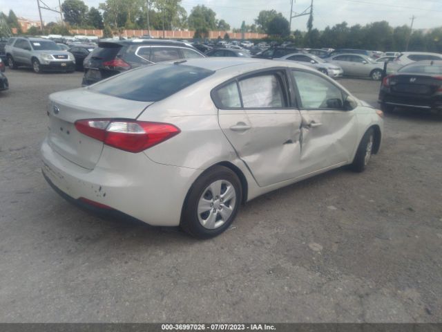 KNAFK4A62F5372575 KIA FORTE LX