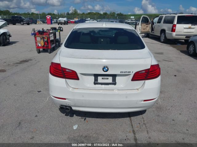 WBA5A5C55FD521768 BMW 5 Series 528i