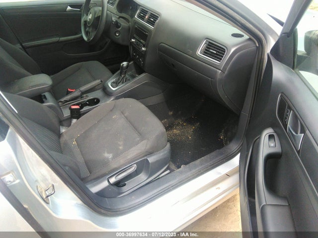 3VW2K7AJ0EM313327 Volkswagen Jetta Sedan S