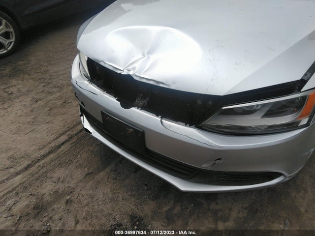 3VW2K7AJ0EM313327 Volkswagen Jetta Sedan S