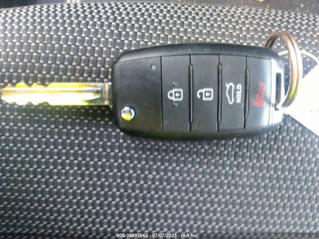 3KPFK4A70HE119158 KIA FORTE LX