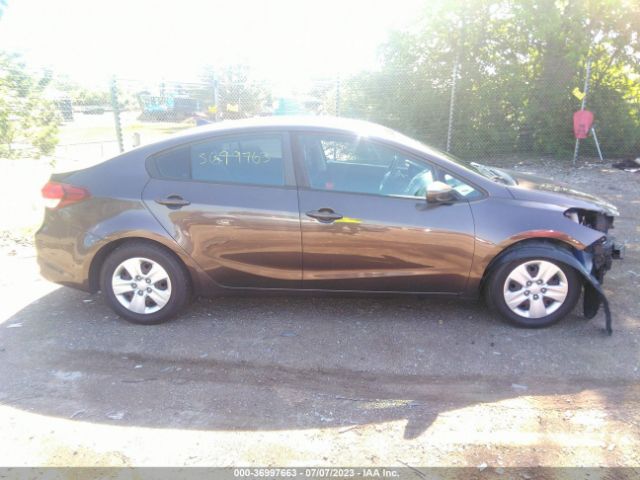 3KPFK4A70HE119158 KIA FORTE LX