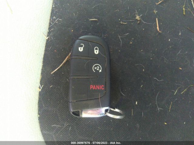 3C4NJDBBXJT107991 Jeep Compass Latitude