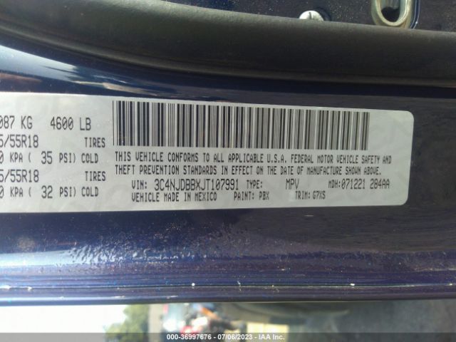 3C4NJDBBXJT107991 Jeep Compass Latitude