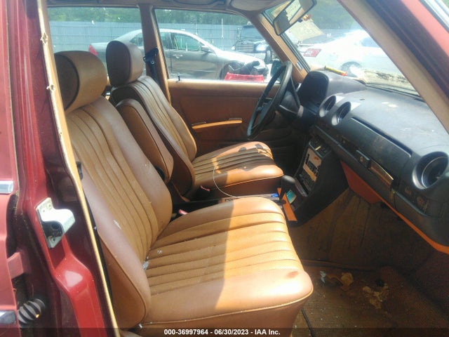 1984 MERCEDES-BENZ 300 DT VIN: WDBAB33A6EA069859