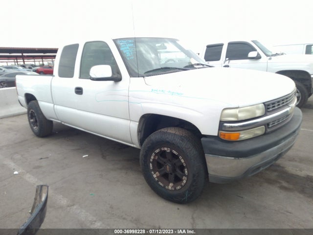 2002 CHEVROLET SILVERADO 1500 LS VIN: 2GCEC19V821248344