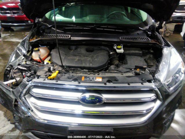 1FMCU9J96HUB60550 Ford Escape Titanium