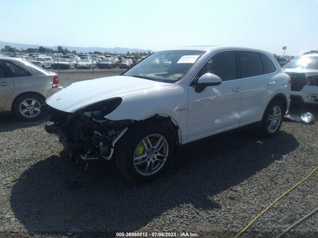 2015 Porsche Cayenne, VIN: WP1AE2A23FLA51502