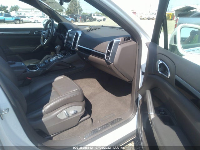 2015 Porsche Cayenne, VIN: WP1AE2A23FLA51502