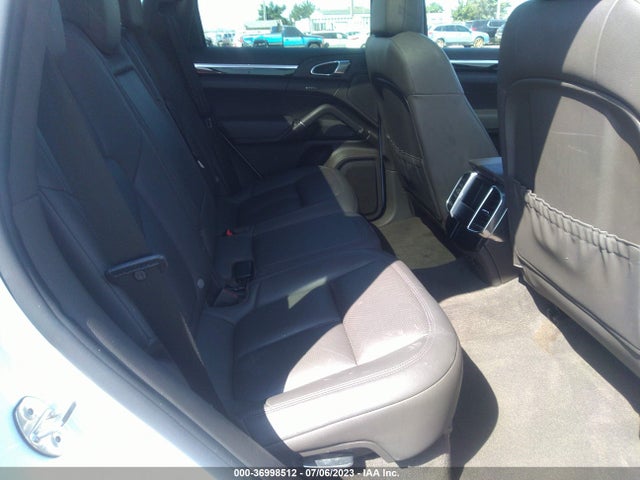 2015 Porsche Cayenne, VIN: WP1AE2A23FLA51502