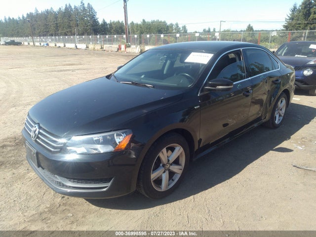 1VWAT7A31EC036165 Volkswagen Passat Wolfsburg Ed