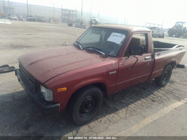 1982 TOYOTA PICKUP 1/2 TON RN34 VIN: JT4RN34R6C0041787