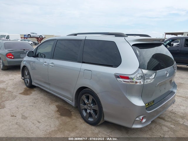 Toyota SIENNA SE 2015 5TDXK3DC2FS635788 Image 4