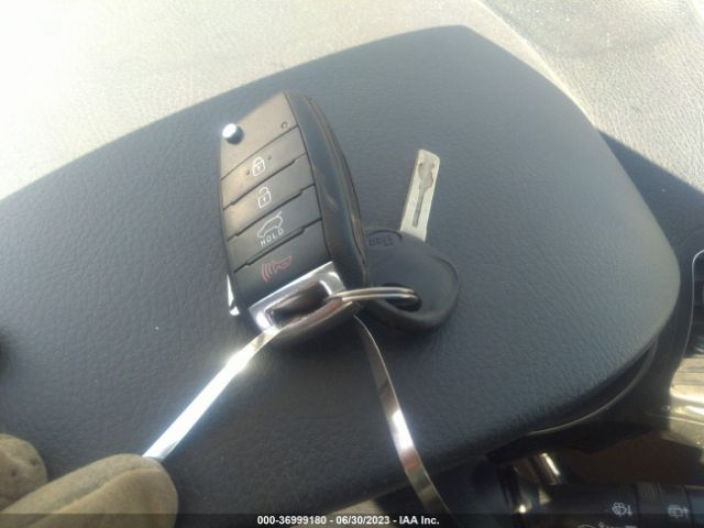 5XYKT3A65FG558272 KIA SORENTO LX