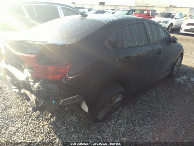 3KPF54AD2NE489021 KIA Forte Gt-line