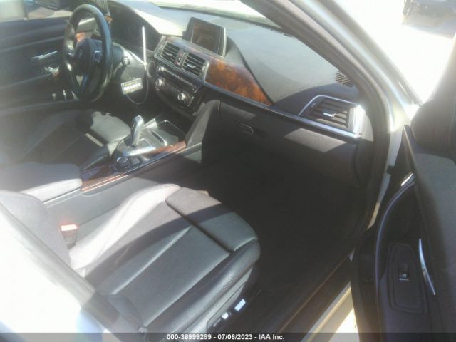 WBA8E1G52GNT38246 BMW 3 Series 320i