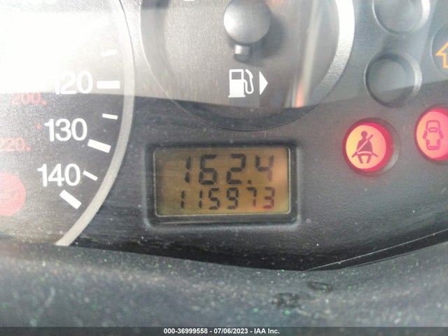 2000 FORD FOCUS SE VIN: 1FAFP34P8YW402507