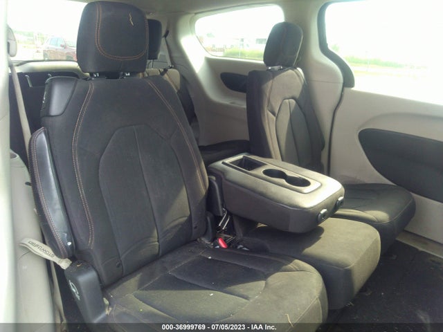2C4RC1DGXHR633845 Chrysler Pacifica Touring