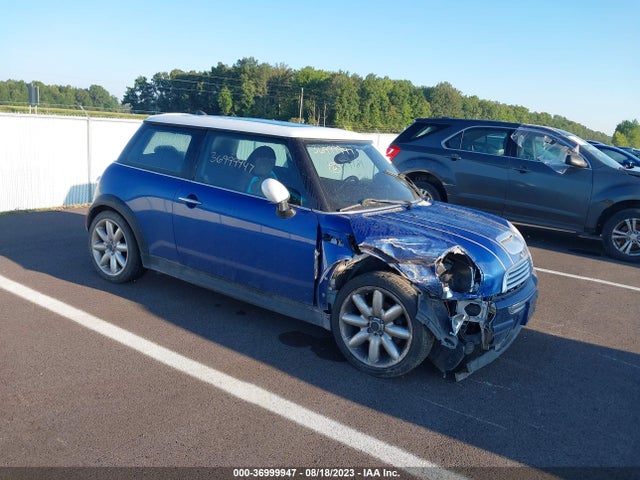 2005 MINI COOPER HARDTOP S VIN: WMWRE334X5TD95061