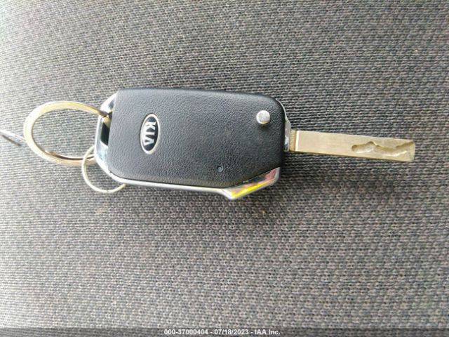 KNDEUCAA8M7106583 KIA SELTOS S