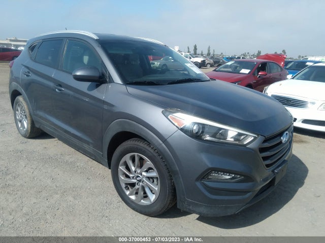 2016 KM8J33A40GU128266 main image