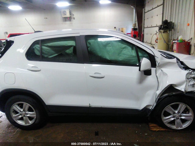 Chevrolet TRAX LS 2019 3GNCJKSBXKL404098 Image 13