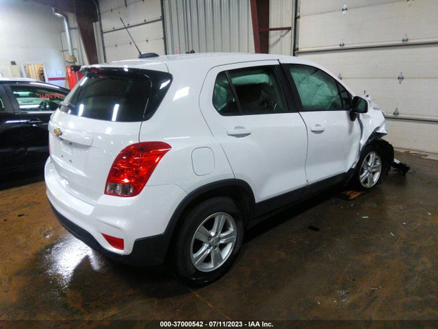 Chevrolet TRAX LS 2019 3GNCJKSBXKL404098 Image 4