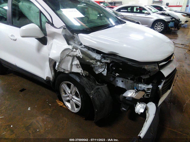 Chevrolet TRAX LS 2019 3GNCJKSBXKL404098 Image 6
