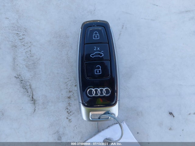 2019 Audi e-tron, VIN: WA1VAAGE6KB020703