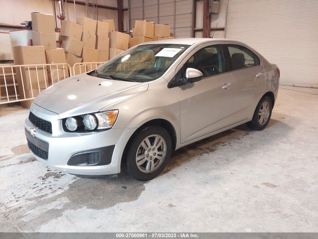 Chevrolet SONIC LT 2015 1G1JC5SH4F4174305 Image 2