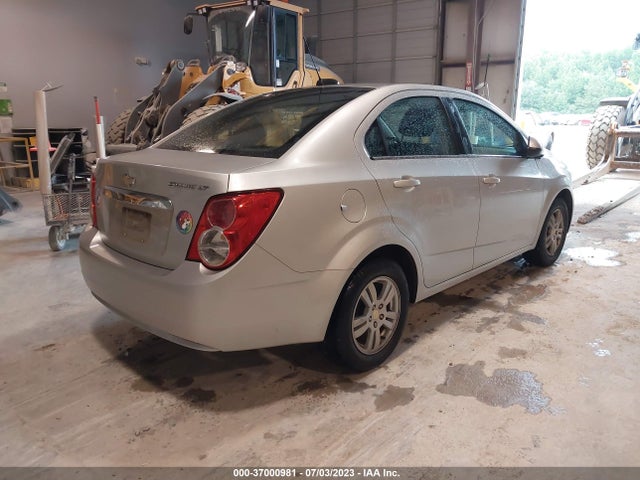 Chevrolet SONIC LT 2015 1G1JC5SH4F4174305 Image 4