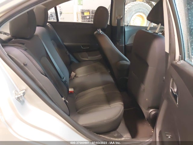Chevrolet SONIC LT 2015 1G1JC5SH4F4174305 Image 8