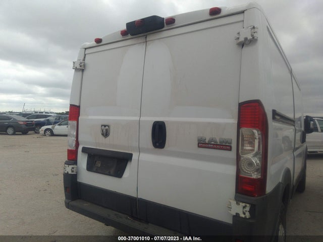 3C6TRVAG1JE132390 RAM Promaster Cargo Van