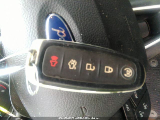 1FMCU0J93HUC37421 Ford Escape Titanium