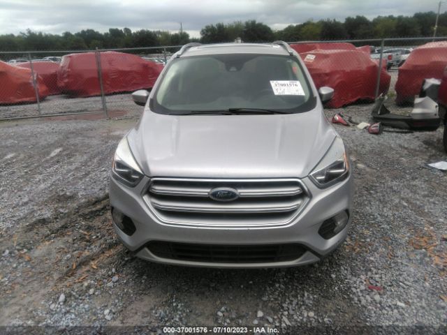 1FMCU0J93HUC37421 Ford Escape Titanium