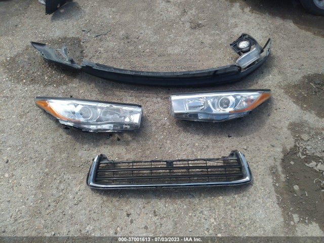 Toyota Highlander Limited 2016 5TDYKRFH0GS184328 Image 12