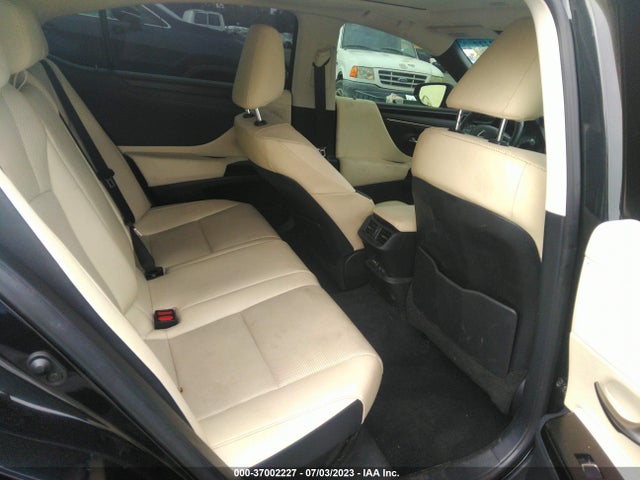 58ADA1C17NU022042 Lexus Es Es 300h
