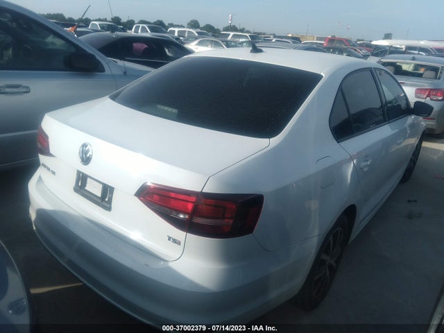 3VWD67AJ3GM215974 Volkswagen Jetta Sedan 1.4t Se
