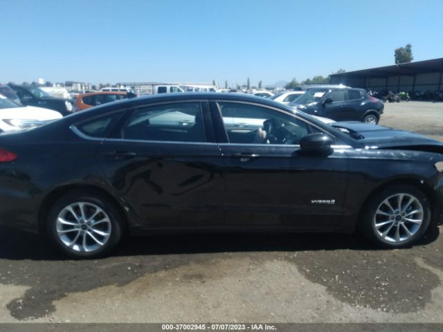 3FA6P0LU8KR174220 Ford Fusion Hybrid Se