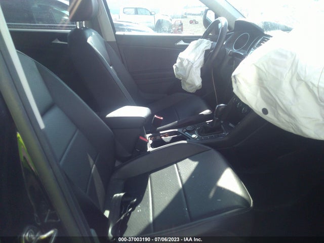 3VV2B7AX4JM117152 Volkswagen Tiguan Sel/se