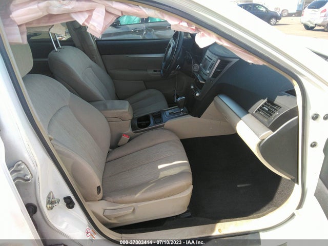 4S4BRCFC3E3327575 Subaru Outback 2.5i Premium