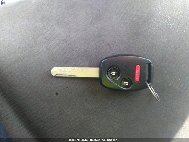 2013 HONDA FIT VIN: JHMGE8H37DC080249