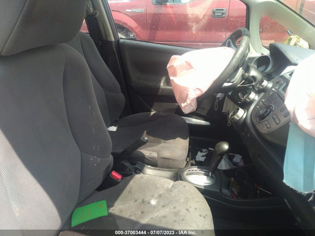 2013 HONDA FIT VIN: JHMGE8H37DC080249