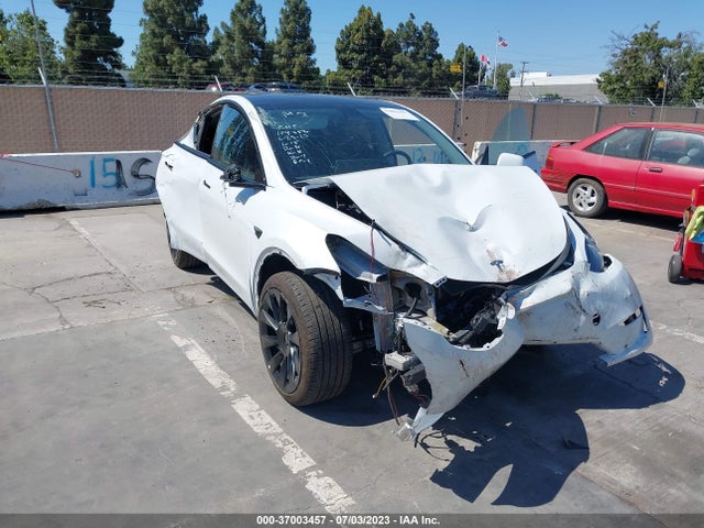 Tesla Model Y Long Range 2023 7SAYGDEE2PF625816 Image 13