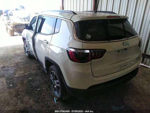 Jeep Compass Latitude W/sun/wheel Pkg 2018 3C4NJCBB6JT462084 Image 3